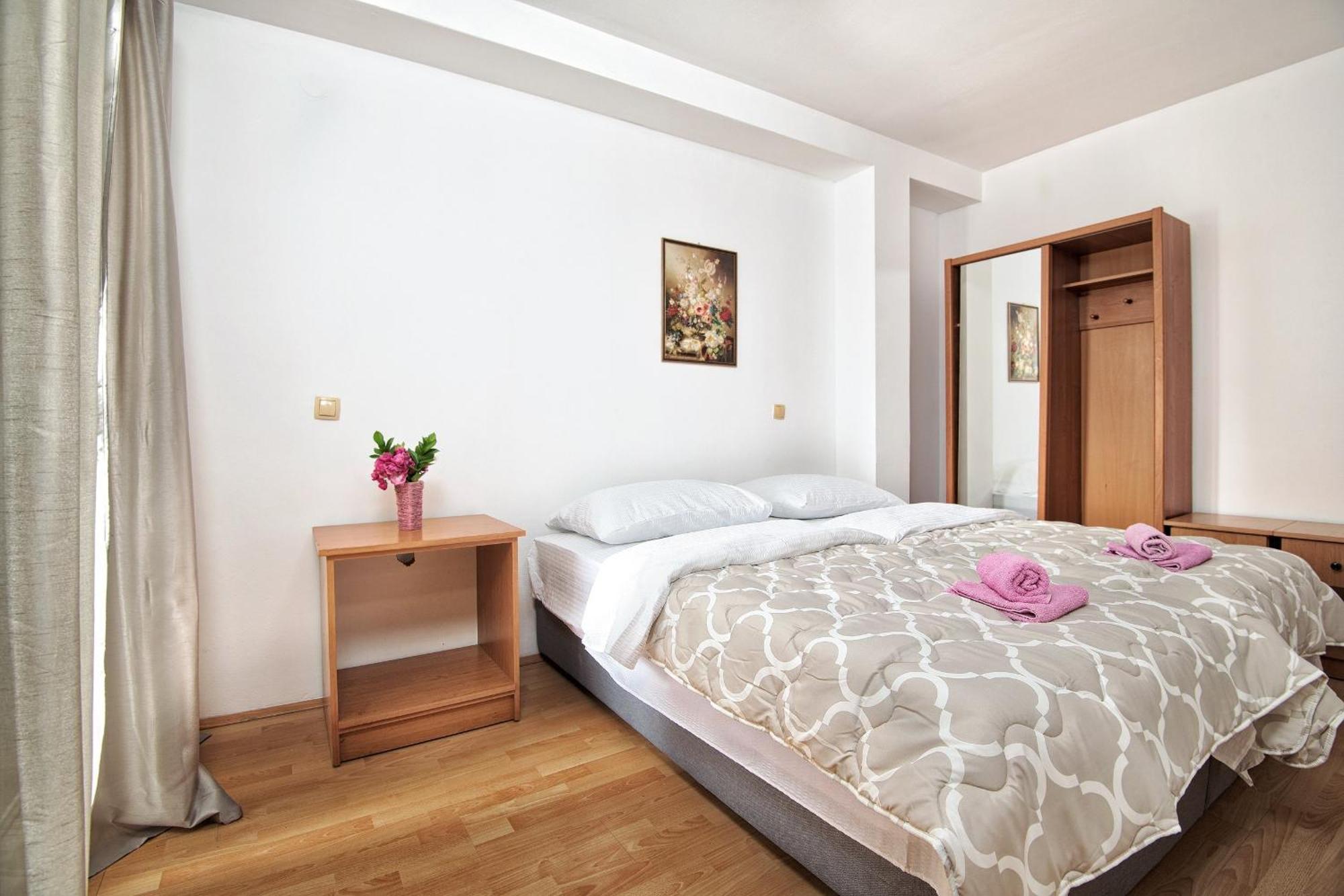 נאום Studio & Apartments More מראה חיצוני תמונה