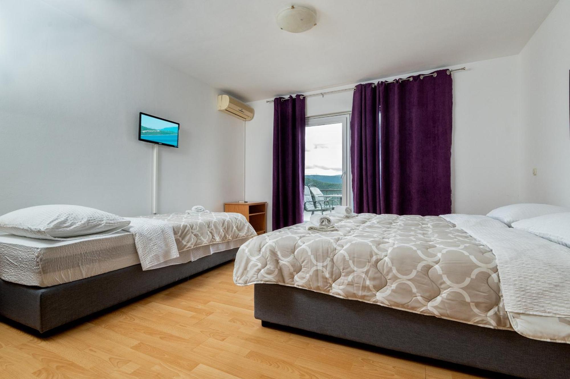 נאום Studio & Apartments More מראה חיצוני תמונה
