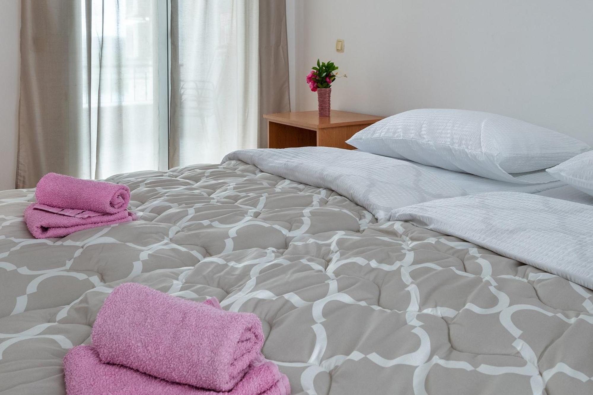 נאום Studio & Apartments More מראה חיצוני תמונה